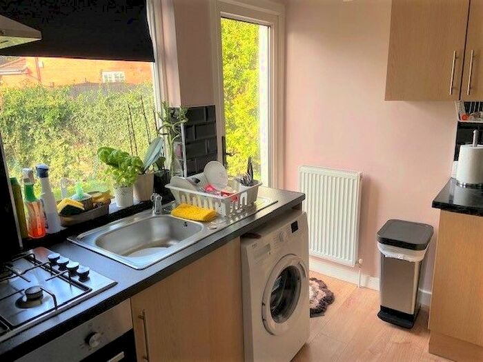 2 Bedroom Maisonette To Rent In Subury Croft, Harrow, HA0