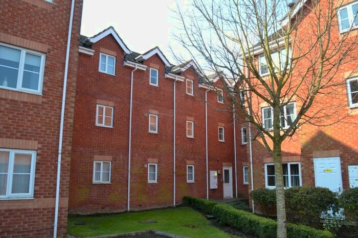 2 Bedroom Flat To Rent In Medway Court, St Helens, WA9