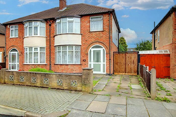 3 Bedroom Semi Detached House For Sale In Lamborne Road, Leicester, LE2