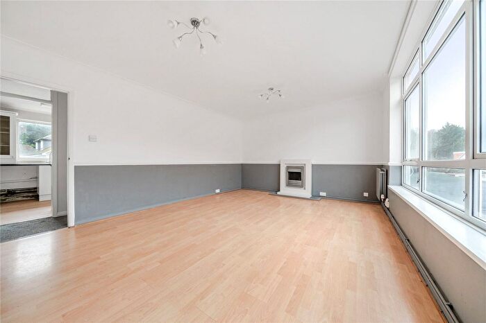 2 Bedroom Flat For Sale In Rosehill Road, Biggin Hill, Westerham, Kent, TN16