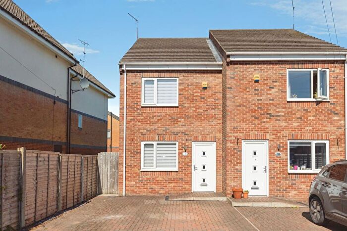 3 Bedroom Semi-Detached House For Sale In Sandbed Lane, Leeds, LS15