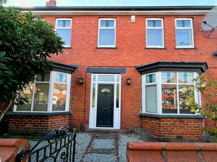 3 Bedroom Semi-Detached House To Rent In Harrowden Road, Wheatley, DN2