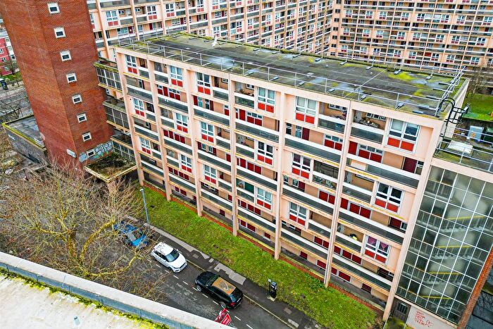 3 Bedroom Flat For Sale In Guinea Street, Bristol, BS1