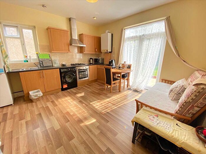 1 Bedroom Flat To Rent In Gordon Road, London, W5