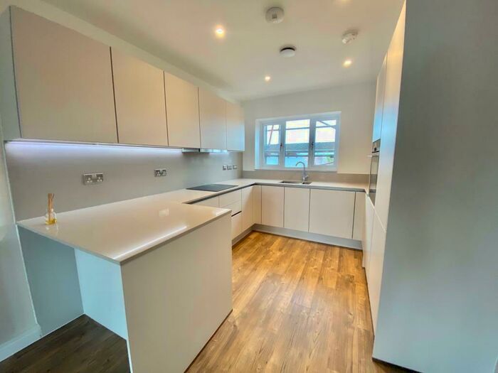 2 Bedroom Apartment To Rent In Rotherfield Greys, Henley On Thames, RG9