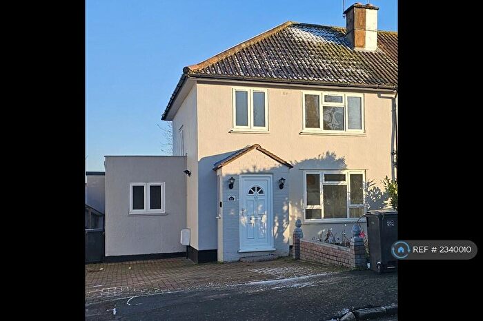 3 Bedroom Semi-Detached House To Rent In Shepherds Way, South Croydon, CR2