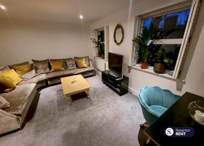 3 Bedroom Property To Rent In Penners Gardens, Surbiton, KT6