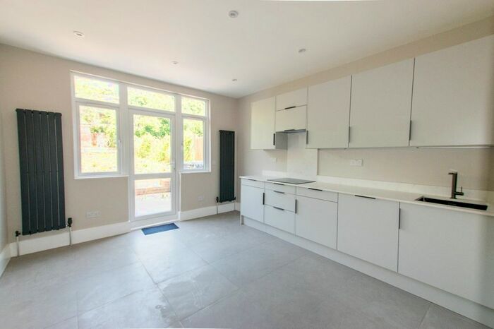 3 Bedroom Terraced House To Rent In Beauchamp Road, London, SE19