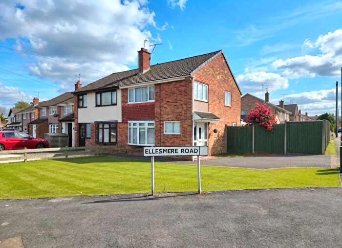 3 Bedroom Semi Detached House For Sale In Ellesmere Road, Bedworth, Warwickshire, CV12