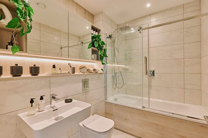 2 Bedroom Apartment To Rent In Cortland At Colliers Yard, M3