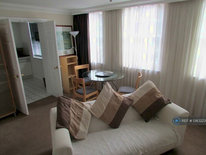 1 Bedroom Flat To Rent In Centre Of Warwick, Warwick, CV34