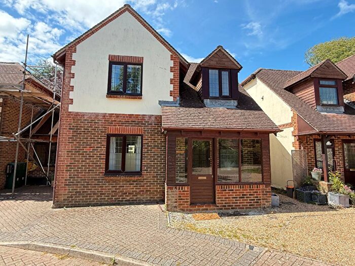 2 Bedroom Detached House For Sale In Church Farm Walk, Upper Beeding, BN44