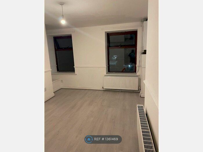 1 Bedroom Flat To Rent In Dispensary Walk, Halifax, HX1