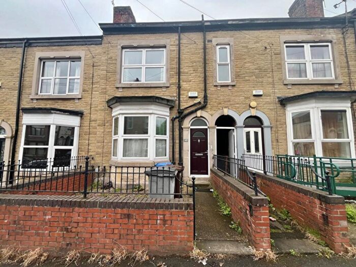 4 Bedroom House To Rent In Fieldhead Road, Sheffield, S8