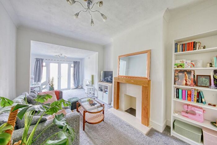 1 Bedroom Flat To Rent In Nursery Road, South Wimbledon, SW19