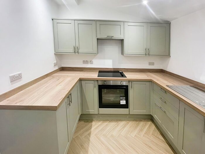 2 Bedroom Terraced House For Sale In Heol Waunyclun, Trimsaran, Kidwelly, SA17