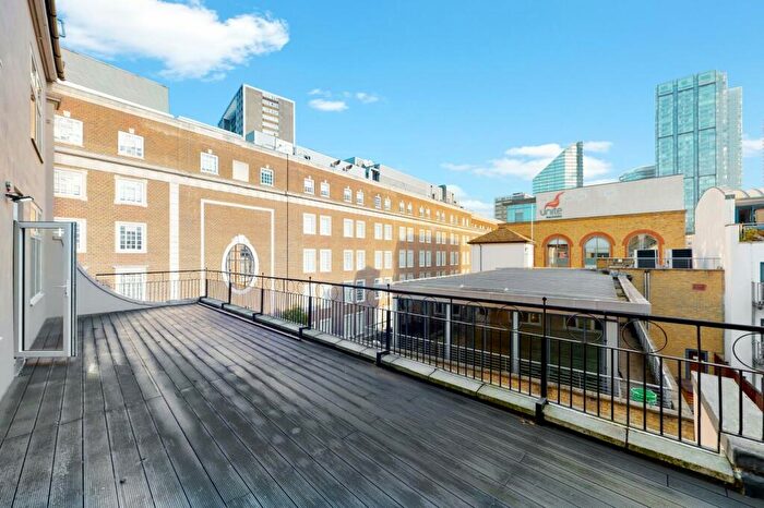 1 Bedroom Apartment To Rent In Goswell Road, EC1V