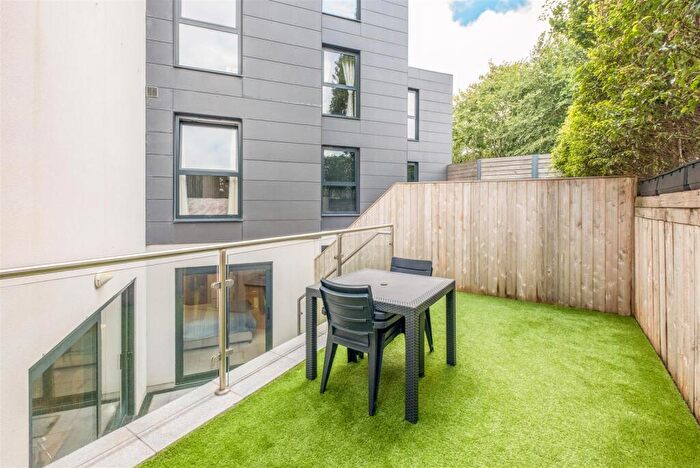 2 Bedroom Apartment For Sale In The Upper Drive, Hove, BN3
