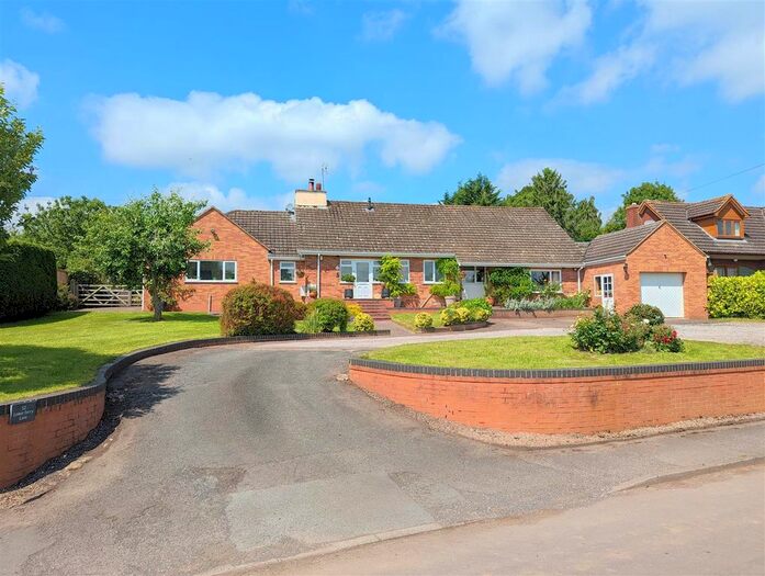 3 Bedroom Detached Bungalow For Sale In Lower Ferry Lane, Callow End, Worcester, WR2