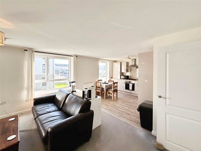 2 Bedroom Flat For Sale In Drummossie Road, Stratton, Inverness, Highland, IV2