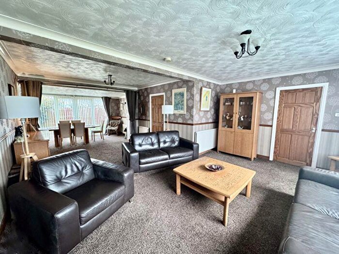 5 Bedroom Detached House For Sale In Dunsdale Road, Holywell Village, NE25