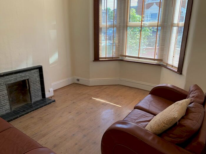 4 Bedroom Terraced House To Rent In Brunswick Road, Leyton, London, E10