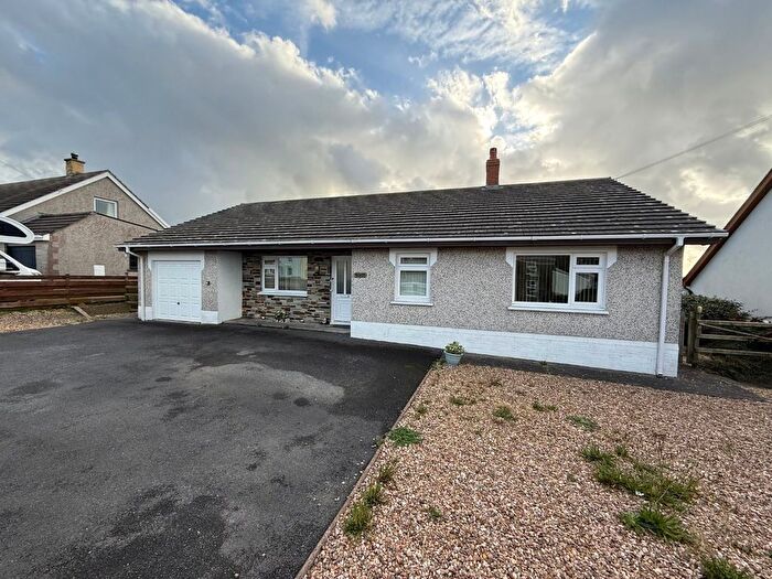 3 Bedroom Bungalow For Sale In Aberporth, Cardigan, SA43
