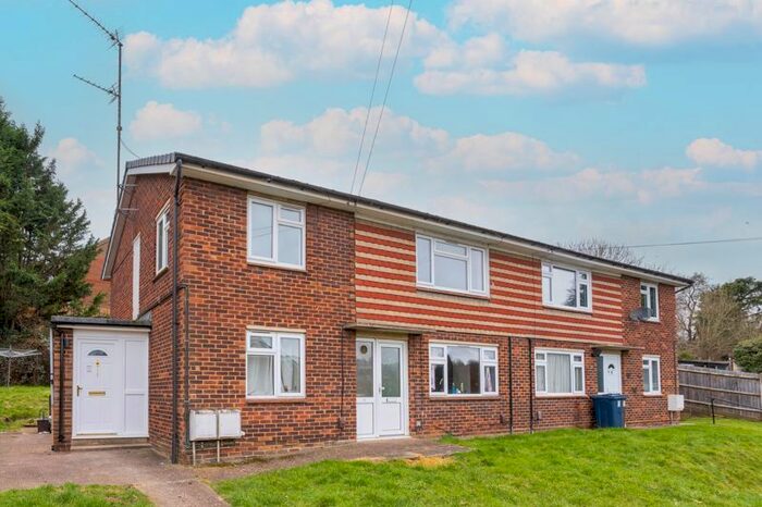 2 Bedroom Flat To Rent In Elmtree Hill, Chesham, HP5