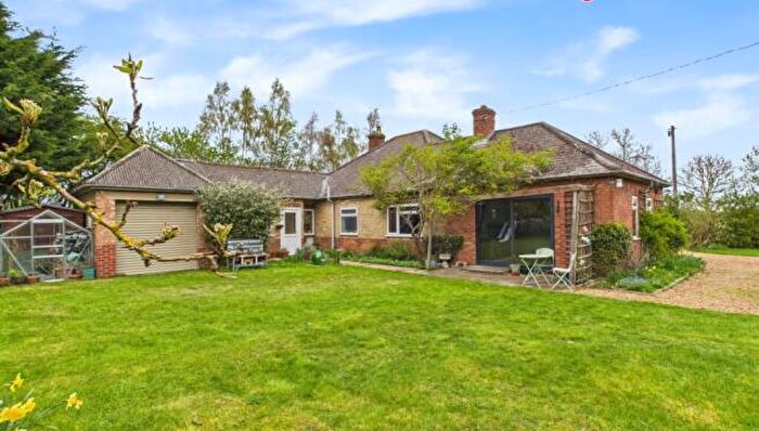 3 Bedroom Bungalow For Sale In Briar Lodge, Colne Road, Huntingdon, PE28