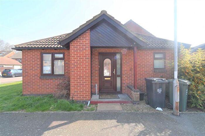 2 Bedroom Bungalow To Rent In Johnsons Way, Greenhithe, DA9