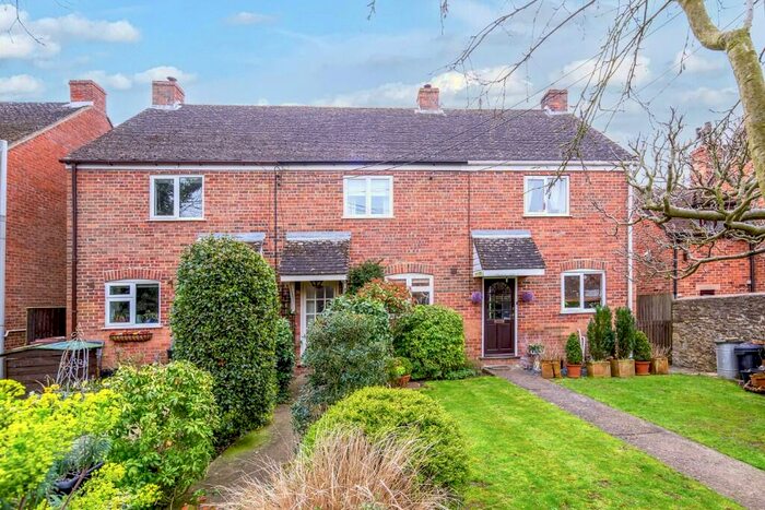 2 Bedroom Terraced House For Sale In Gulley Row, Merton, OX25