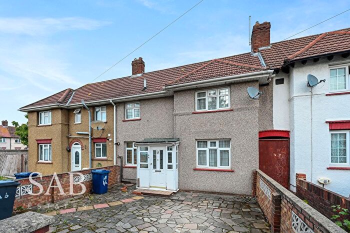 3 Bedroom Terraced House For Sale In Dormers Avenue, Southall, UB1