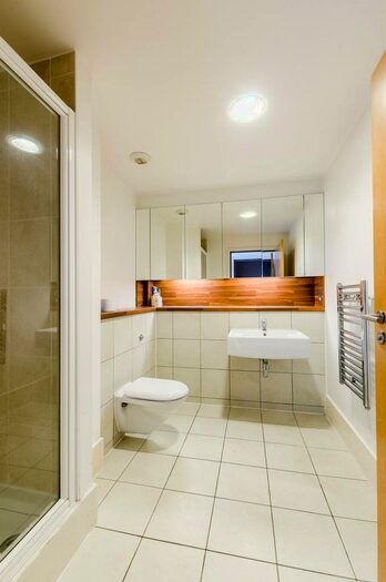 3 Bedroom Flat To Rent In The Mast, Royal Docks, London, E16