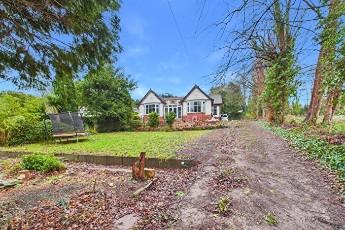 3 Bedroom Detached Bungalow For Sale In Highfield Drive, Burton-On-Trent, DE15