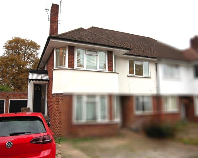 2 Bedroom Maisonette For Sale In The Broadway, Thames Ditton, KT7