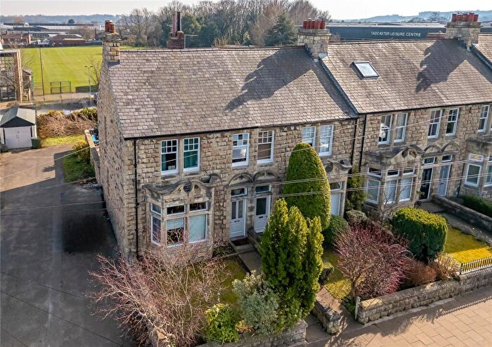 4 Bedroom End Of Terrace House For Sale In Station Road, Tadcaster, LS24