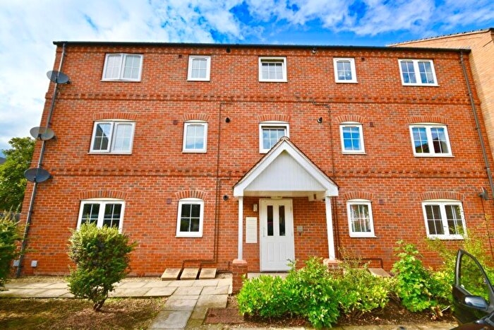 2 Bedroom Flat To Rent In Lancaster Court, Auckley, DN9