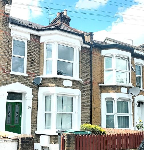5 Bedroom Flat To Rent In Stanley Road, London, N15