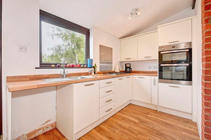 2 Bedroom Detached House For Sale In Marshfoot Lane, Hailsham, BN27