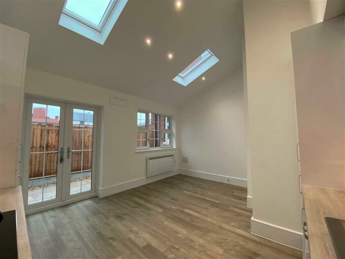 1 Bedroom Flat To Rent In Victoria House, DY8