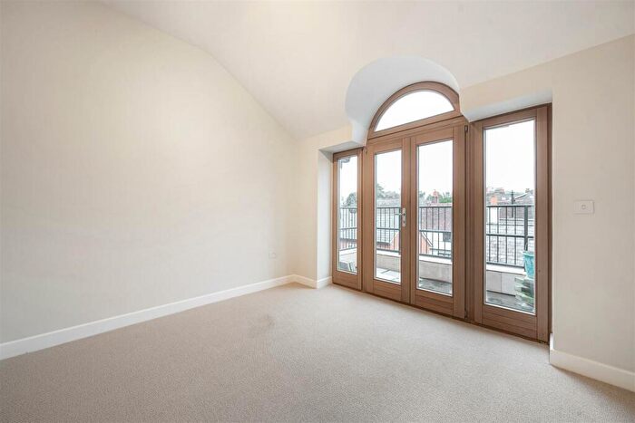 1 Bedroom Flat For Sale In High Street, Ewell, Epsom, KT17