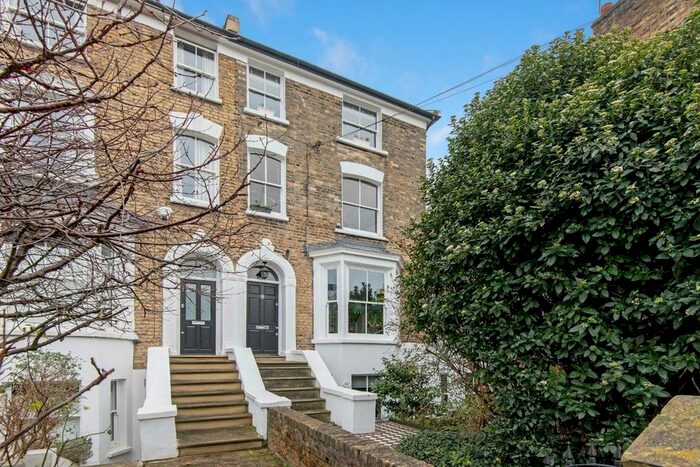 1 Bedroom Flat To Rent In Greenwood Road, London, E8