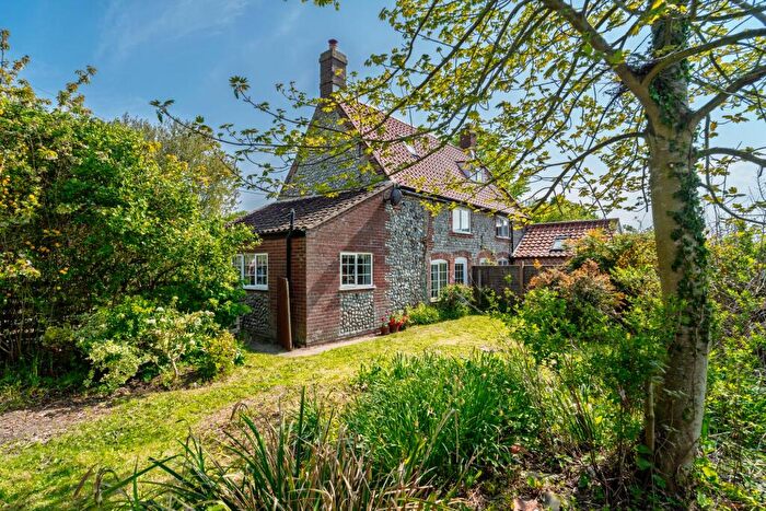 2 Bedroom Cottage For Sale In Delightful Character Cottage In Gresham, NR11