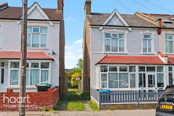 4 Bedroom End Of Terrace House For Sale In Howberry Road, Thornton Heath, CR7