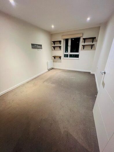 2 Bedroom Flat To Rent In Sidmouth Avenue, Isleworth, Greater London, TW7