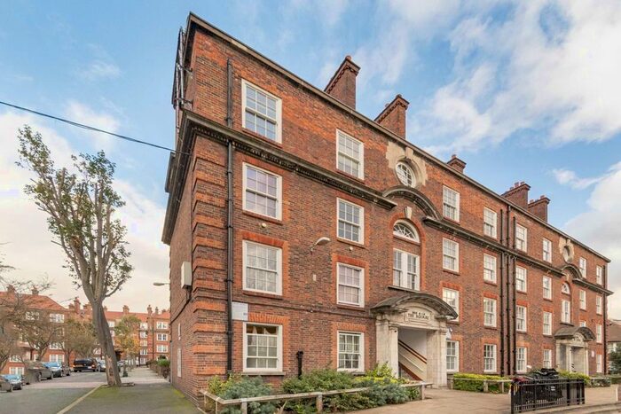 2 Bedroom Flat To Rent In Peabody Estate, Fulham Palace Road, London, W6
