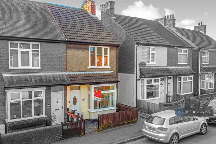 3 Bedroom Semi-Detached House To Rent In Crescent Road, Hugglescote, Coalville, LE67