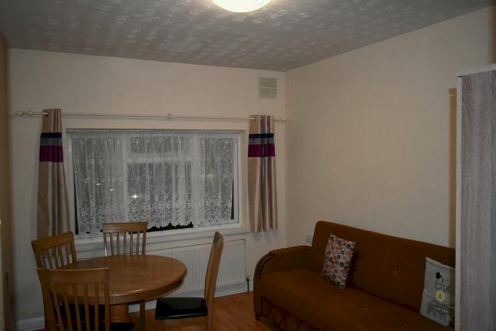 2 Bedroom Flat To Rent In Station Parade, Northolt Road, Harrow, HA2