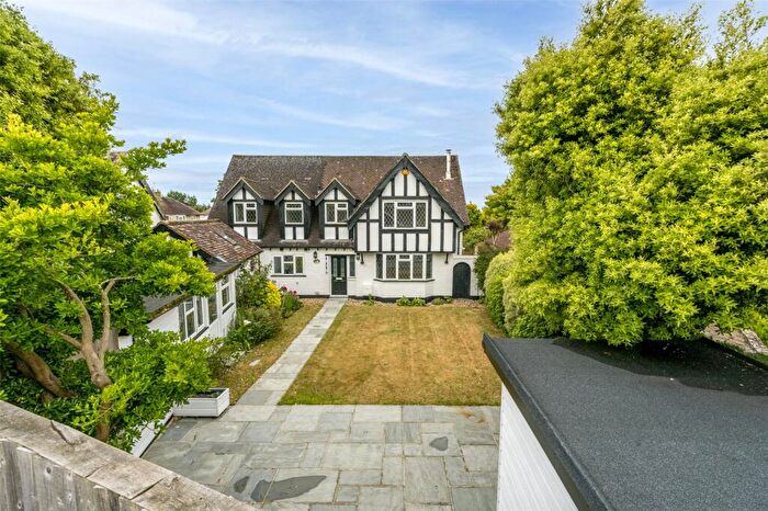 4 Bedroom Detached House For Sale In Ansisters Road, Ferring, West Sussex, BN12