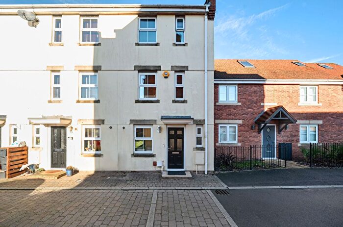 4 Bedroom Town House For Sale In Dorney Road, Redhouse, Swindon, SN25